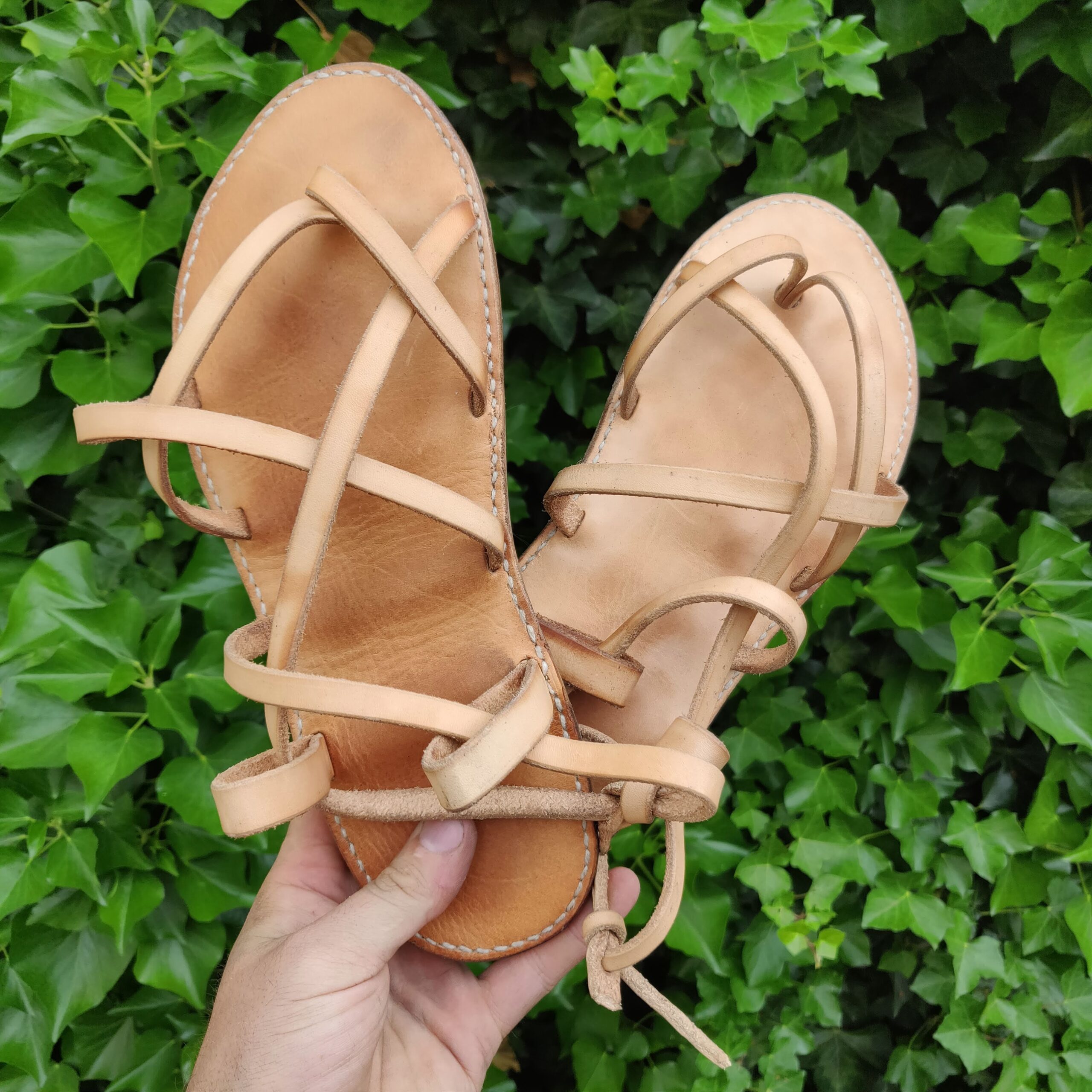 Teaching sandalmaking at Von Hand 2026